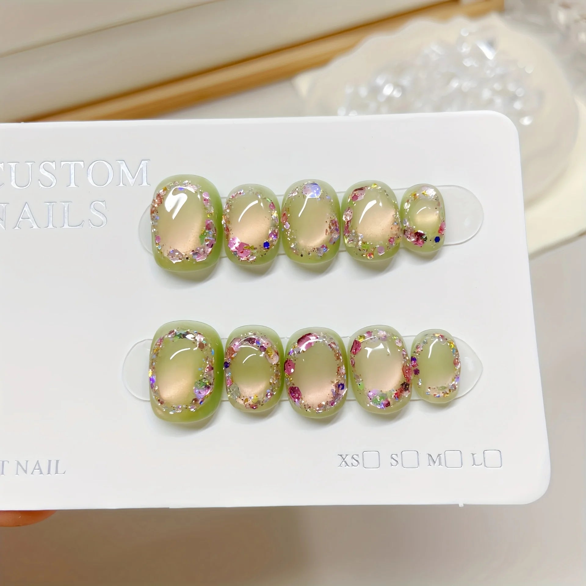 10pcs Handmade Press on Nails Cat's Eye Wreath Glitter False Nail Short Ladder Detachable Wearable Nail Art for Women and Girl